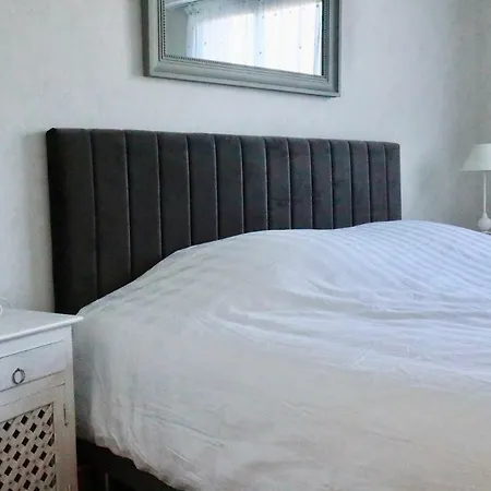 Le Jockey Apartment *