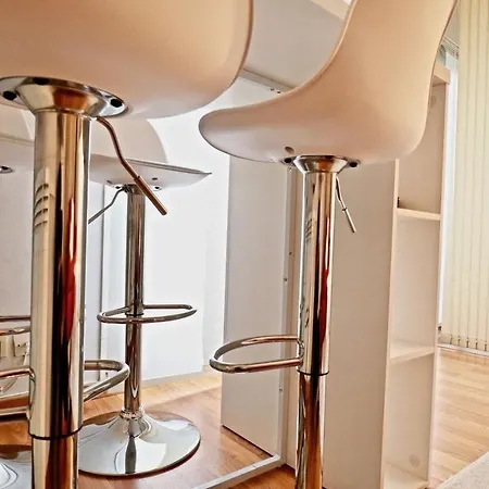 Le Jockey Apartment