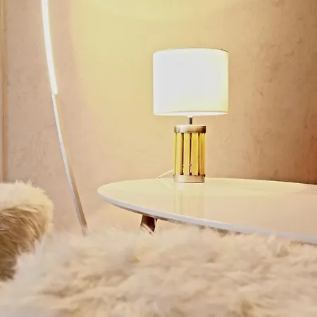 Le Jockey Apartment *